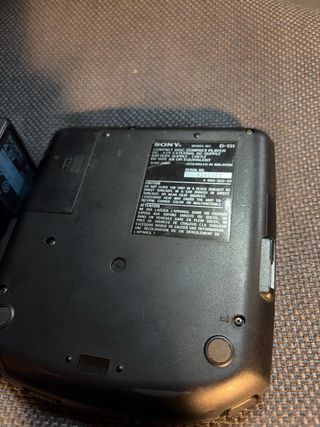 Discman Sony D-131 + Cargador Original AC-E455D