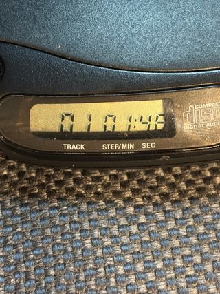 Discman Sony D-131 + Cargador Original AC-E455D