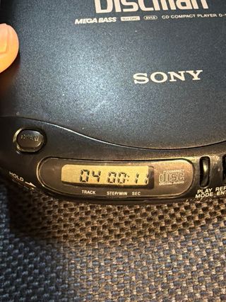 Discman Sony D-131 + Cargador Original AC-E455D
