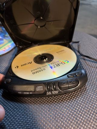 Discman Sony D-131 + Cargador Original AC-E455D