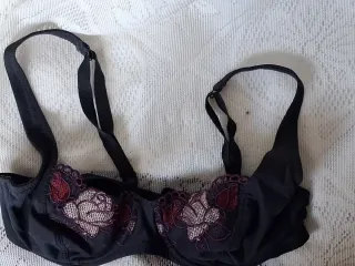 Sujetador Rosy bordado floral 90B