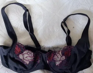 Sujetador Rosy bordado floral 90B