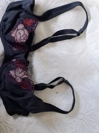 Sujetador Rosy bordado floral 90B