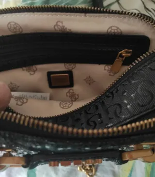 Borsa Guess Aveta Camera Bag nera