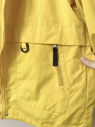 Chaqueta Deportiva Amarilla