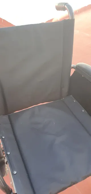 Silla de ruedas con 2 meses de uso