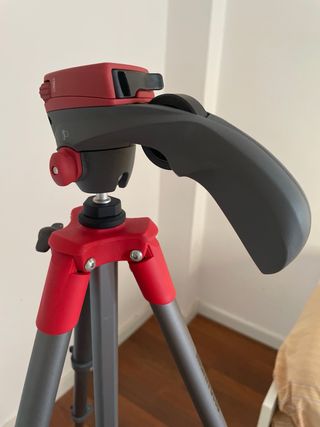 Trípode Manfrotto MK Compacto Gris y Rojo