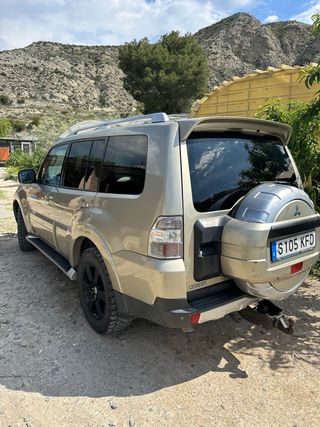 Mitsubishi Montero 2014