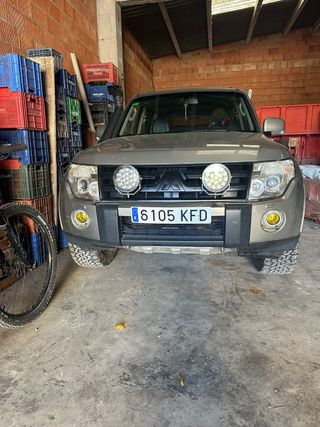 Mitsubishi Montero 2014