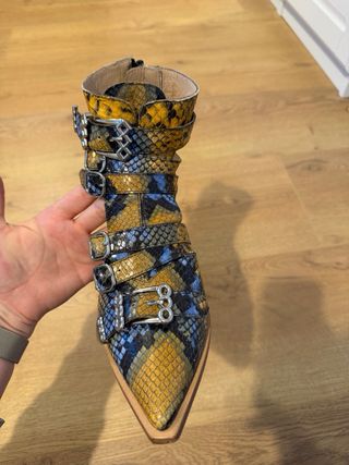 Botines RAS Piel Serpiente Talla 39