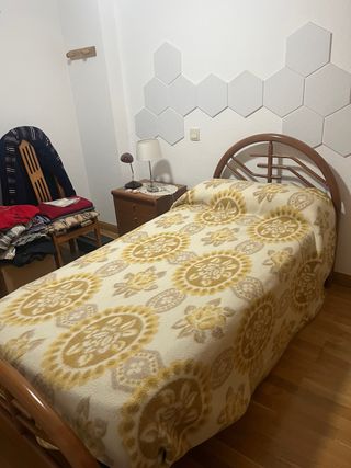 Cama individual de madera