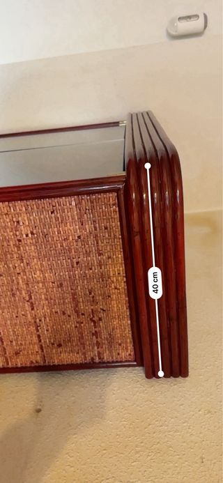 Mueble vitrina madera y cristal