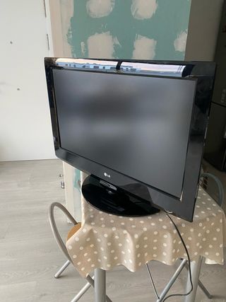 Televisor LG Negro 80x54