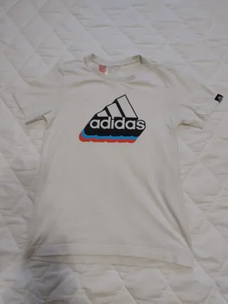 Sudadera capucha Vans + camiseta Quiksilver.