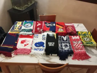 Blocco 13 sciarpe calcio