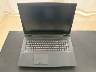 Portátil Gaming i7 32GB RAM GTX SSD 17”