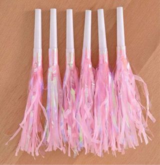 (24 Und) Matracas de fiesta con flecos