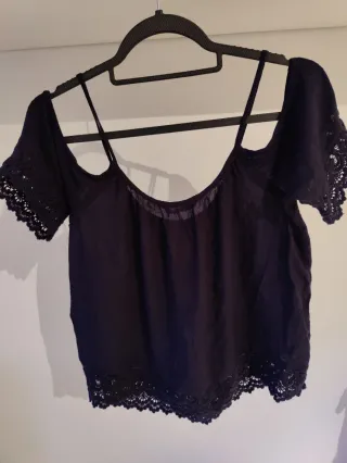 Top ONLY Morado S/36/8 Hombros Descubiertos Encaje