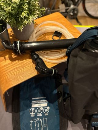 Ducha Portátil Quechua Negra y Azul