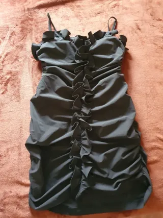 Vestido Zara volantes negro Talla L