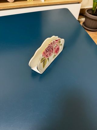 Porta tovaglioli in porcellana con rose