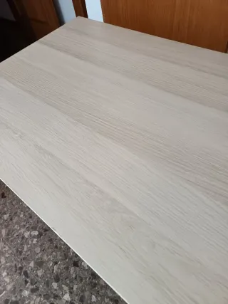 Mesa escritorio Ikea madera y metal