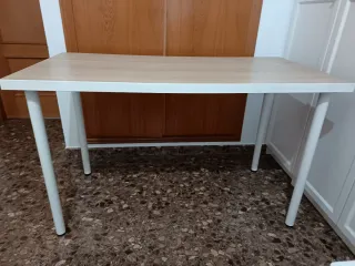Mesa escritorio Ikea madera y metal
