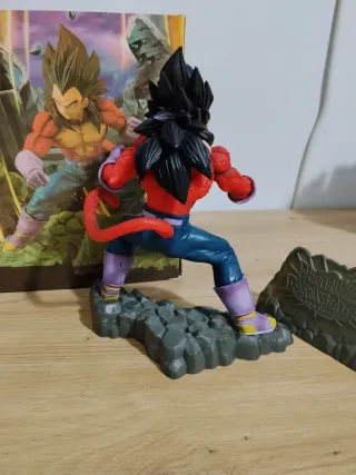 Figura Dragon Ball Z Vegeta SSJ4