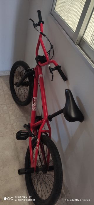 Bicicleta BMX Freestyle WST