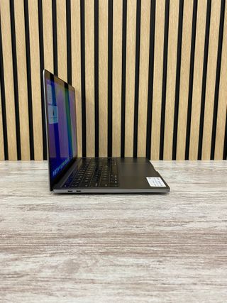 MacBook Pro 13" 2020 i5 16gb 512gb SSD