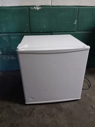 Mini nevera Ikea blanca