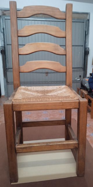 Lote 6 Sillas Madera y Enea