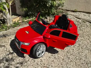 Coche eléctrico infantil Audi