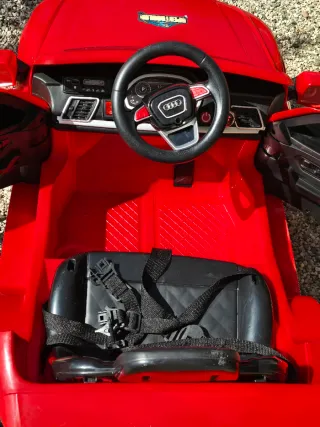 Coche eléctrico infantil Audi