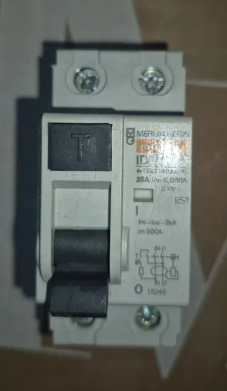 Interruptor Diferencial Merlin Gerin 25A