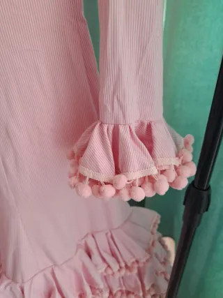 Vestido Sevillana volantes pompón corto