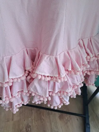 Vestido Sevillana volantes pompón corto