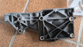 Soporte alternador y compresor