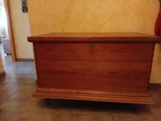 Mueble antiguo de madera
