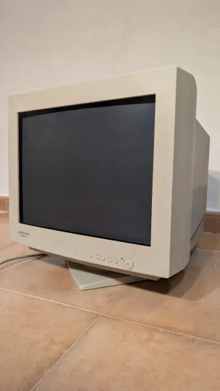 Monitor Retro Hitachi CM772 CRT Vintage Gaming 19"
