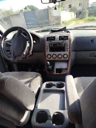 KIA Carnival 2003