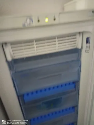 Congelador Vertical Indesit