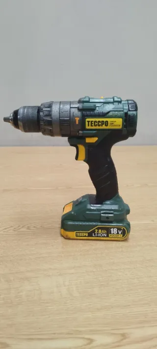 Atornillador Teccpo 18V con Batería y Cargador