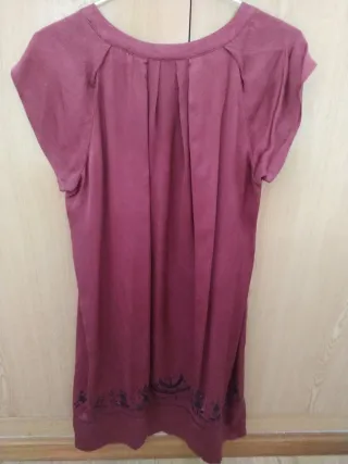 Vestido granate manga corta