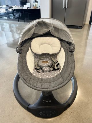 Hamaca eléctrica Momi gris con caja original