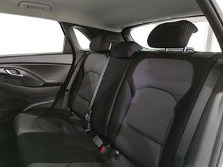 Hyundai i30 Essence 1.5 DPI 110 5p