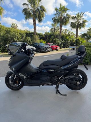 Yamaha T Max 530 Iron Max Negra