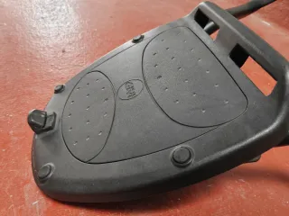 Maleta Baúl Moto givi 37L, herrajes y tornillos