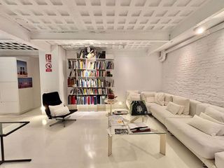 Local comercial en venta en Canillas en Madrid