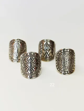 Anillos plateados estilo playa